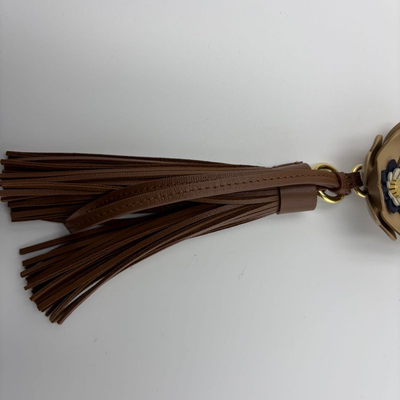 Miu Miu 皮革花朵流蘇包掛飾-1