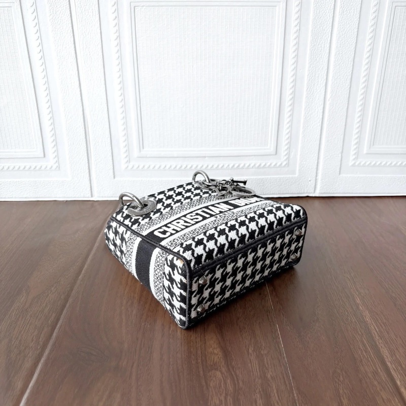 Dior lady 三格千鳥格黛妃包 經典黑白款17*14 98新肩帶塵袋-4