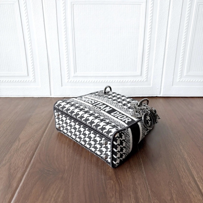 Dior lady 三格千鳥格黛妃包 經典黑白款17*14 98新肩帶塵袋-5