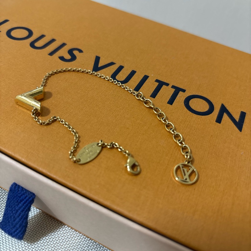 Lv經典手鍊-7