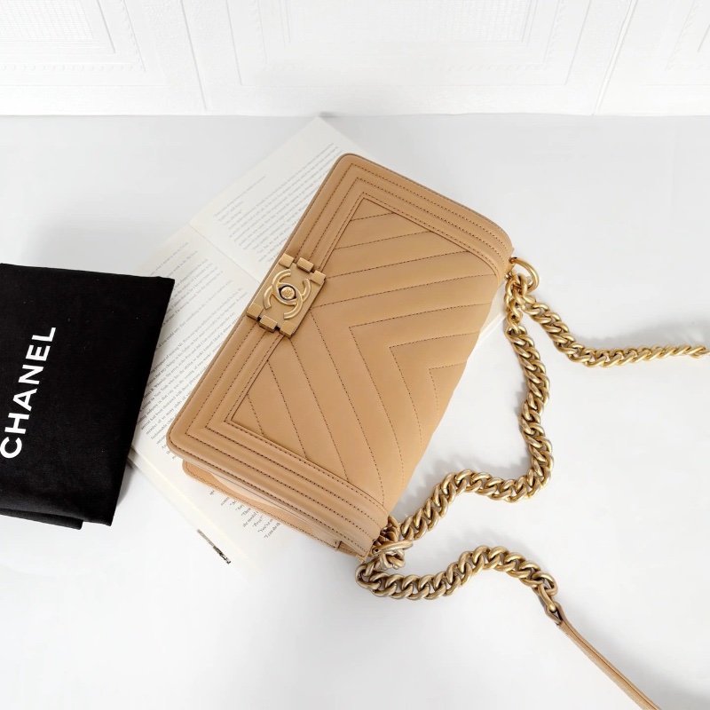 chanel leboy 中號 奶茶色 金扣 鏈條包v紋高端大氣25*15 98新配件塵袋-1
