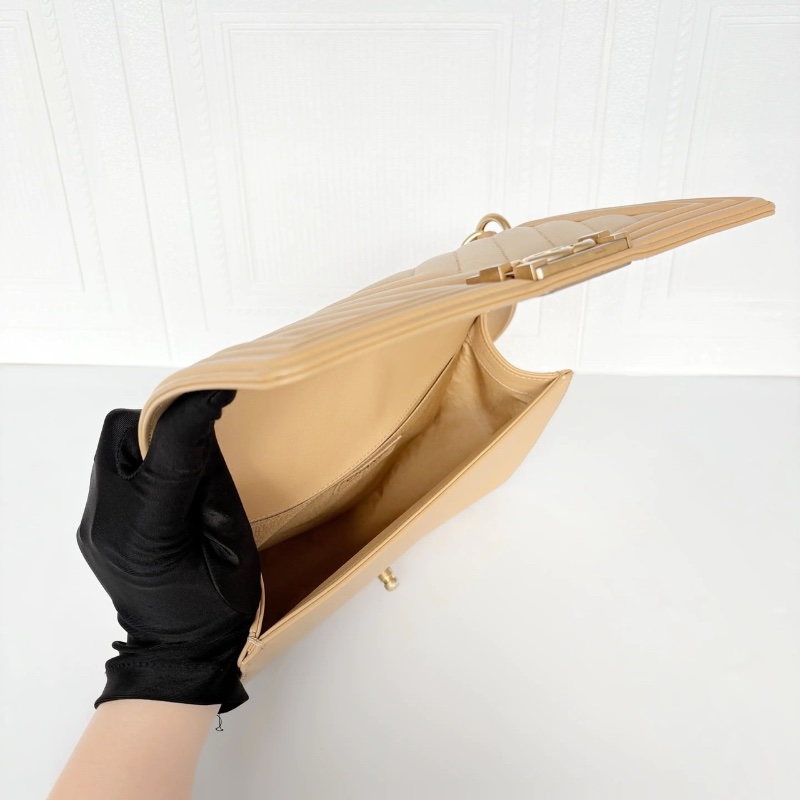 chanel leboy 中號 奶茶色 金扣 鏈條包v紋高端大氣25*15 98新配件塵袋-2