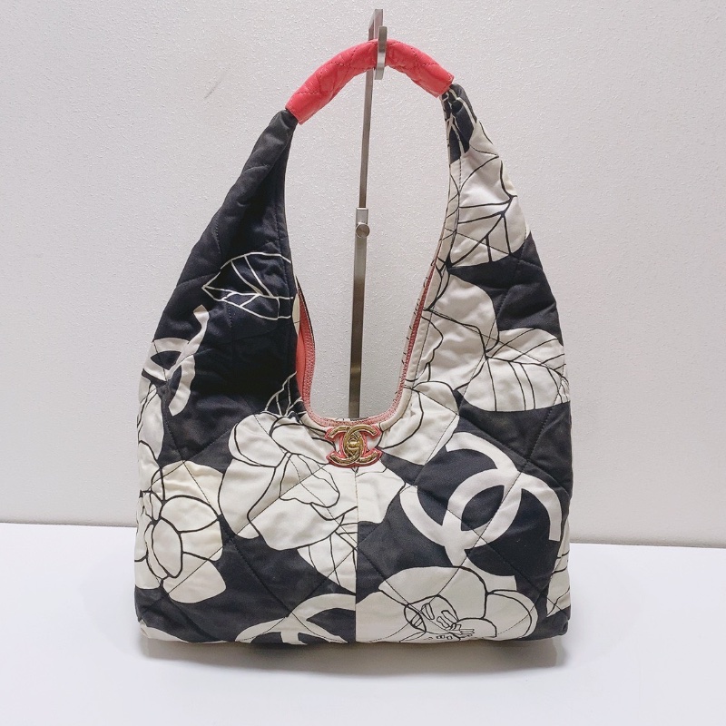 Chanel hobo山茶花嬉皮子母包30*11*40 98新配件塵袋-1