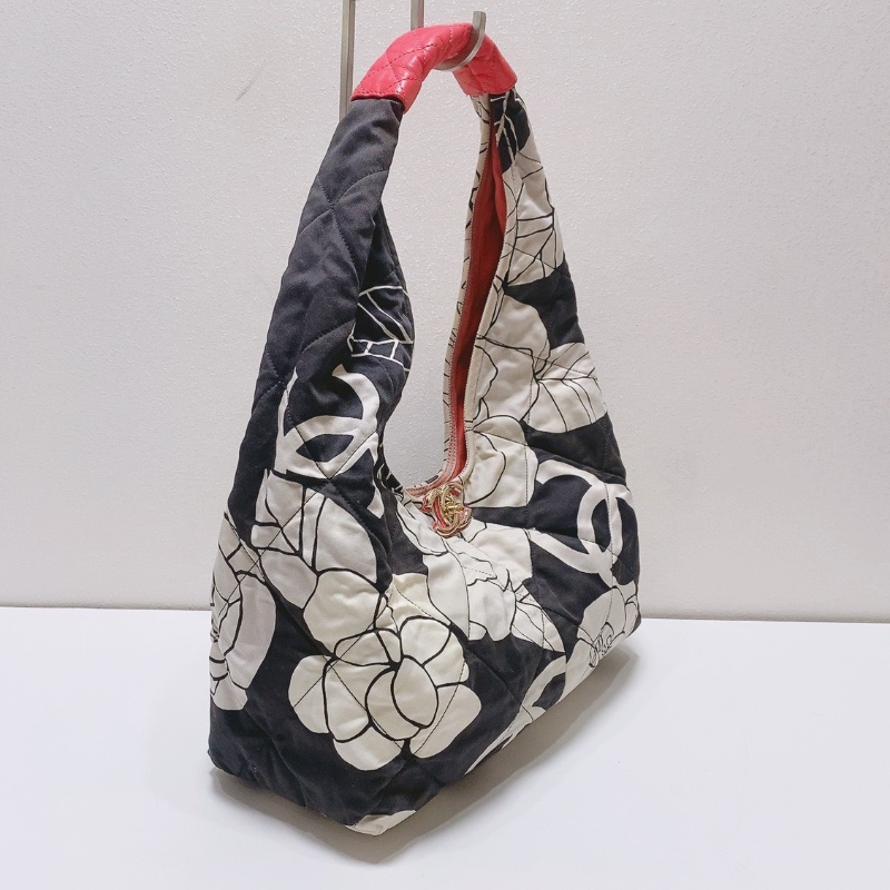 Chanel hobo山茶花嬉皮子母包30*11*40 98新配件塵袋-3