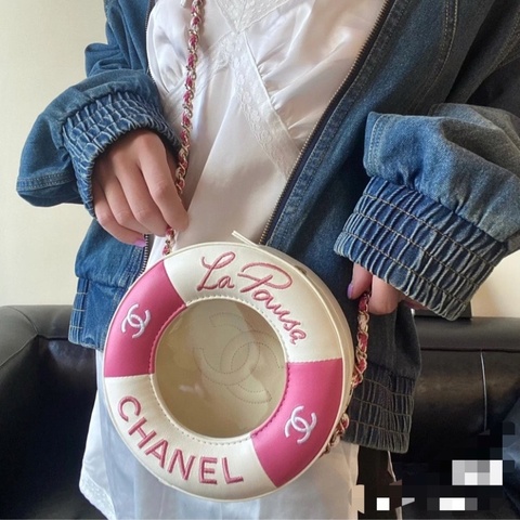 Chanel游泳圈粉色拼白刺繡鏈條包18*6 98新配件塵袋