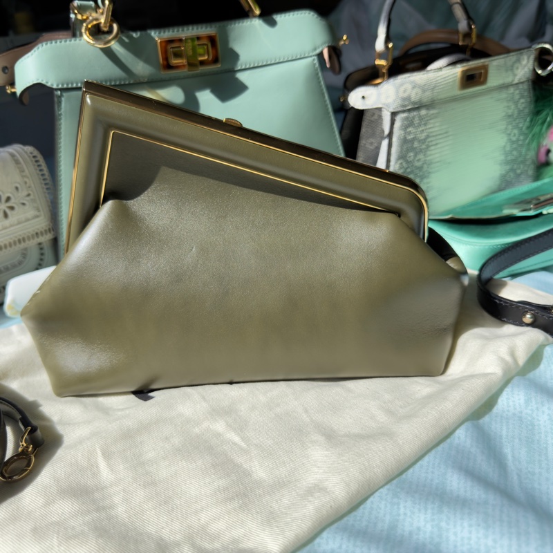 Fendi First bag 芬迪軍綠色/森林綠 手拿包/肩背包-1