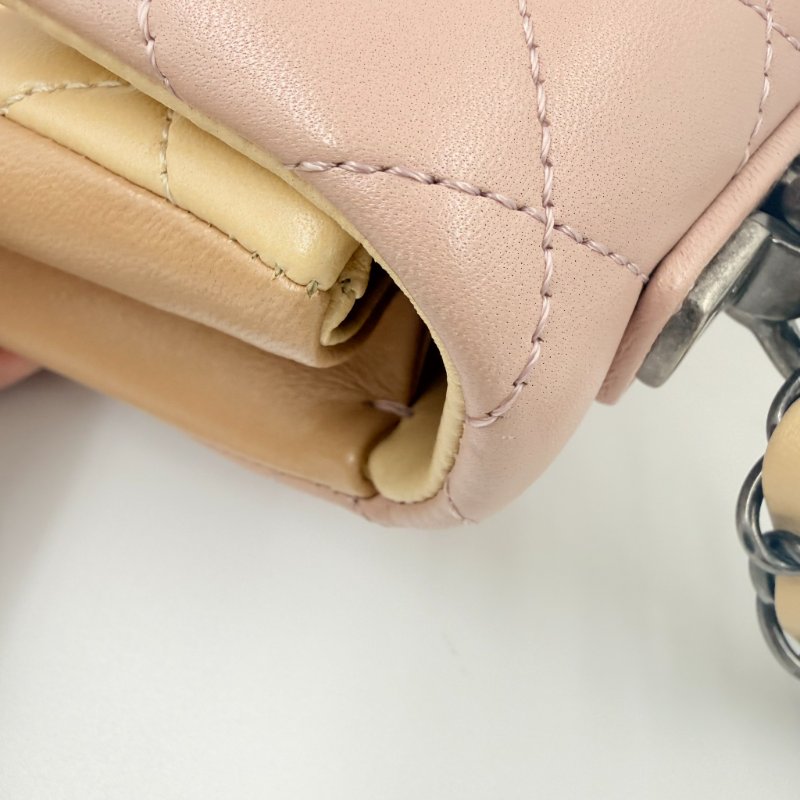 CHANEL - 粉色拼黃色雙拼霧銀釦羊皮菱格CF COCO ╻20cm-10