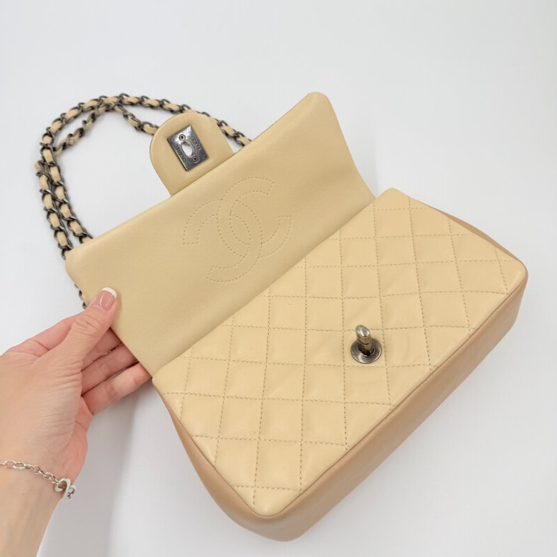 CHANEL - 粉色拼黃色雙拼霧銀釦羊皮菱格CF COCO ╻20cm-12