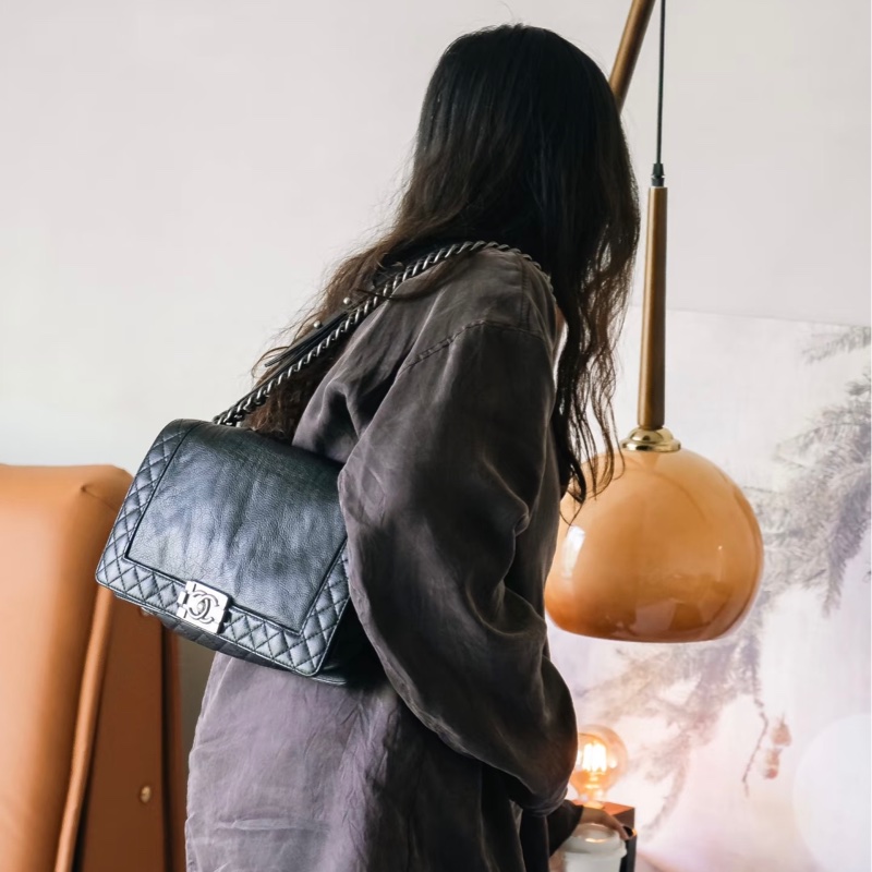 香奈兒Chanel boy 28 包況好柔軟耐用黑銀 復古銀釦 boy Chanel-7