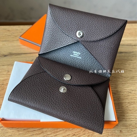 我有個朋友在代購——愛馬仕馬鞍皮烏木色Calvi Duo