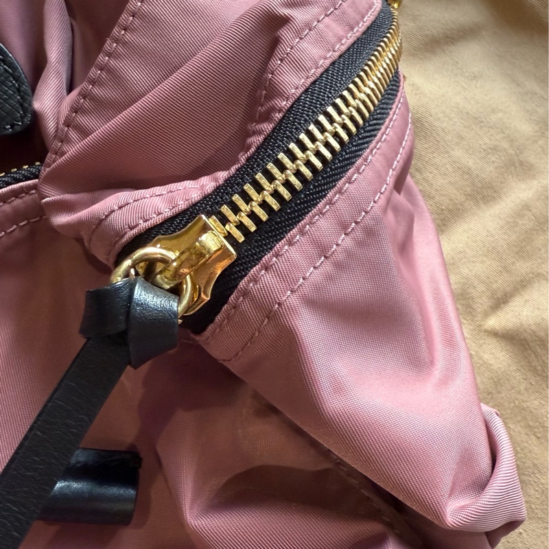 Burberry 沙漠玫瑰粉尼龍後背包 小號-11
