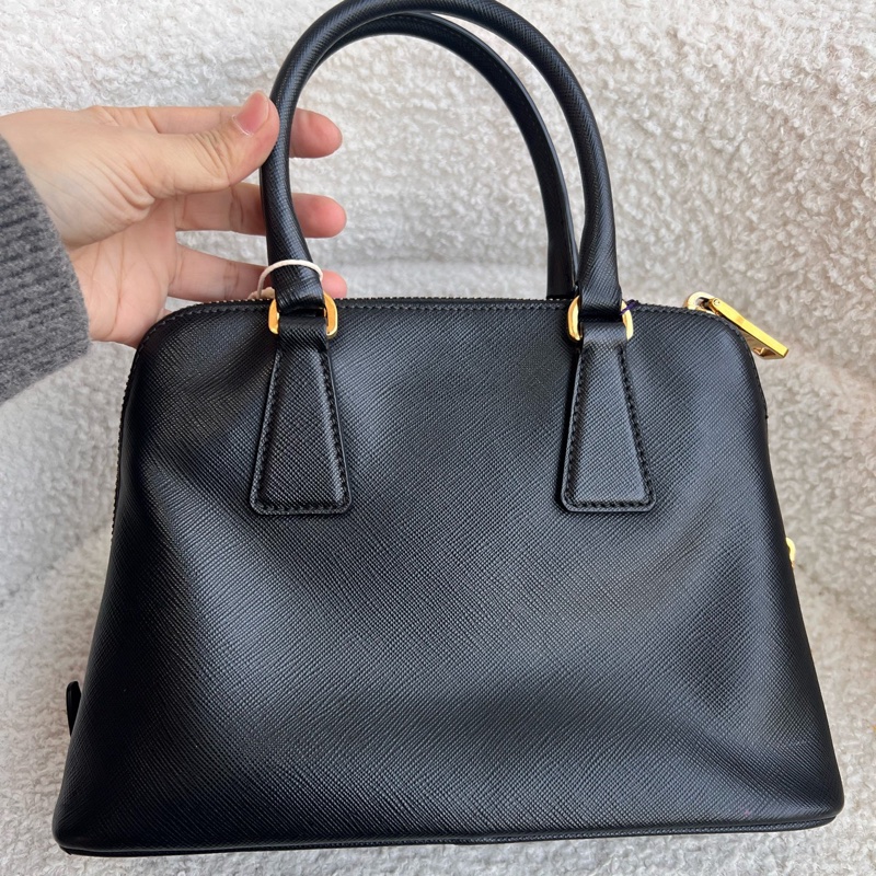 Prada普拉達黑色貝殼小號手提包 缺肩帶 尺寸25*18*11-1