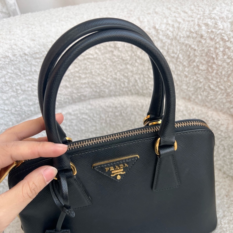 Prada普拉達黑色貝殼小號手提包 缺肩帶 尺寸25*18*11-4