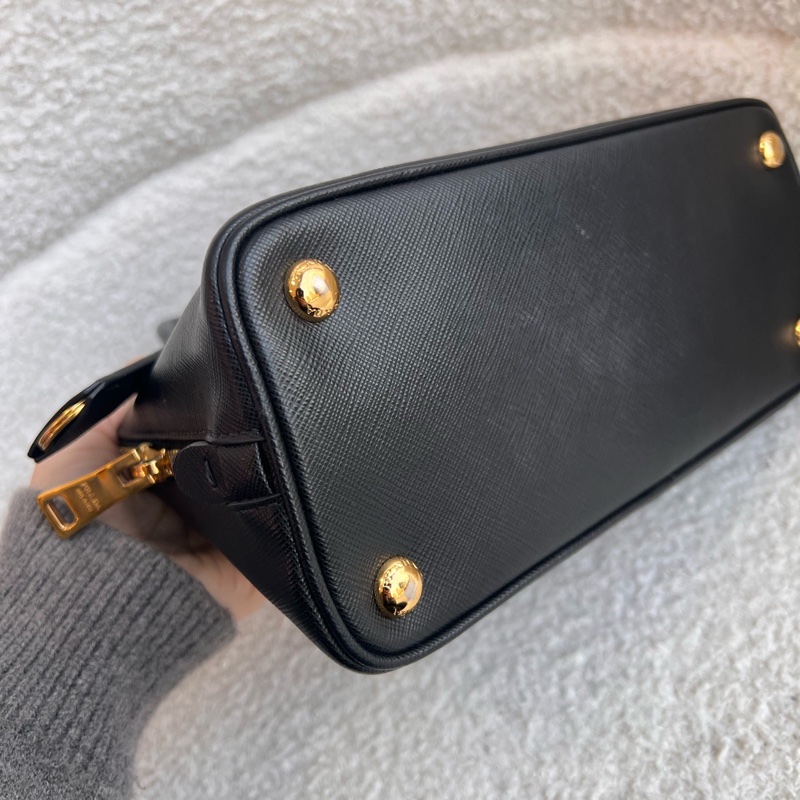 Prada普拉達黑色貝殼小號手提包 缺肩帶 尺寸25*18*11-6