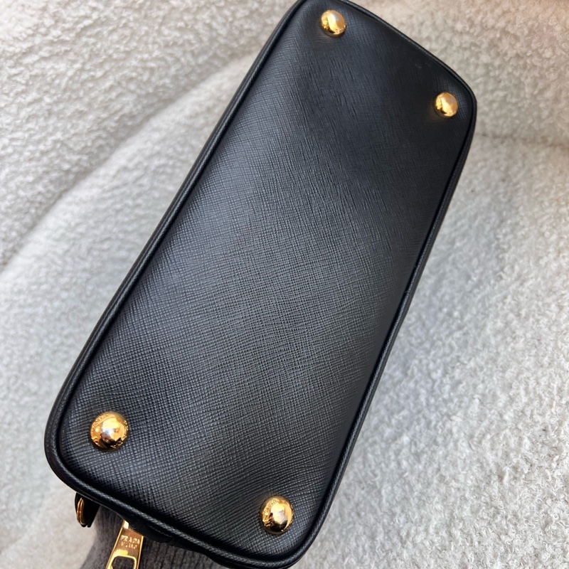 Prada普拉達黑色貝殼小號手提包 缺肩帶 尺寸25*18*11-9