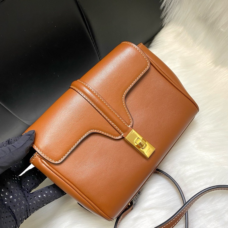 Celine賽琳 Soft16 焦糖色單肩包小號 經典款 無附件-3