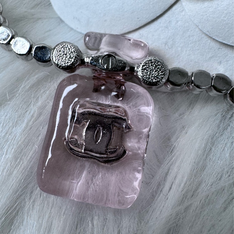 CHANEL 23S 透粉色香水瓶滿鑽鏈條項鍊-7