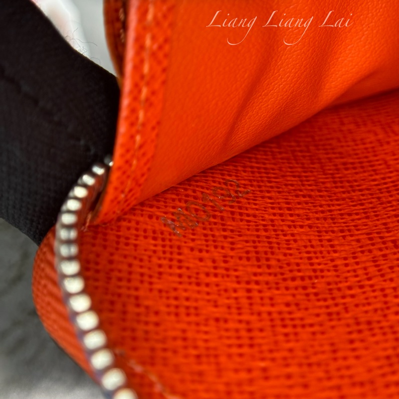 LOUIS VUITTON LV Epi 豔麗橘拉鍊長夾-3