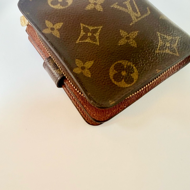 ✔️LV Louis Vuitton 路易威登 Monogram M61667 老花金釦拉鏈短夾-32