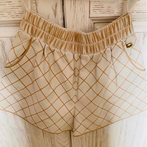 Chanel羊皮短褲34碼