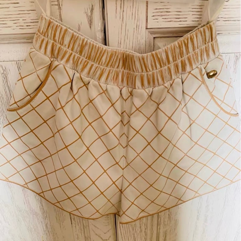 Chanel羊皮短褲34碼-0