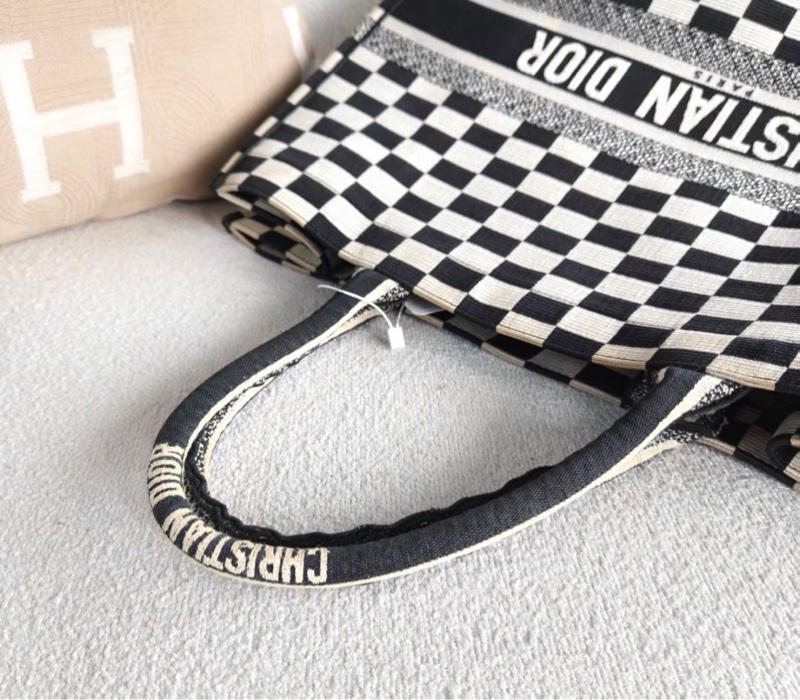 【97新 ✨ 全網最低價！】Dior迪奧 黑白格 棋盤 BookTote大號（下單前先詢問庫存❗️）-4