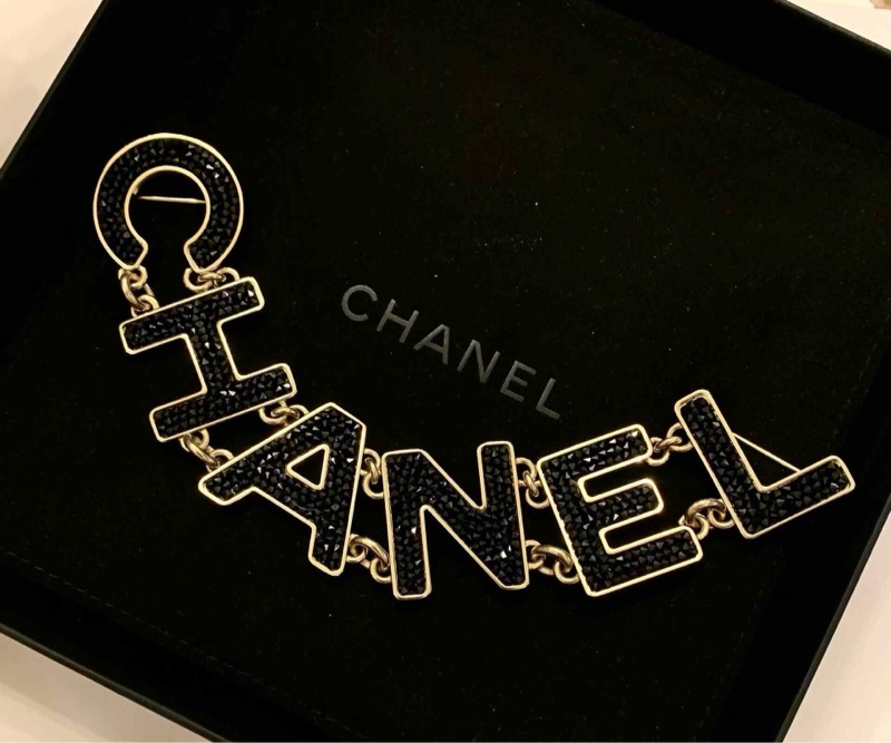 Chanel胸針-2