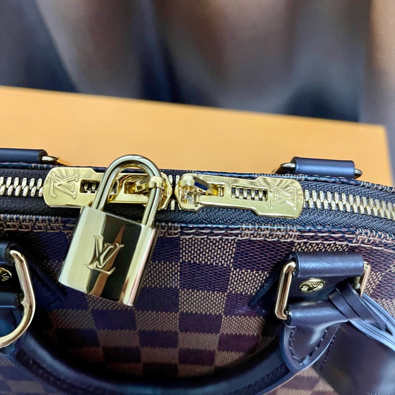 LV ALMA BB棋盤格 貝殼包-2