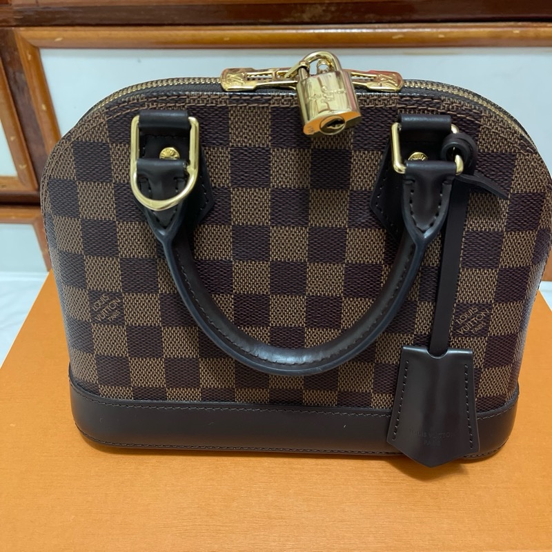 LV ALMA BB棋盤格 貝殼包-5