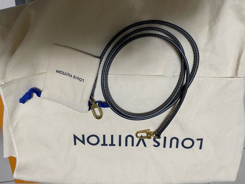 LV ALMA BB棋盤格 貝殼包-11