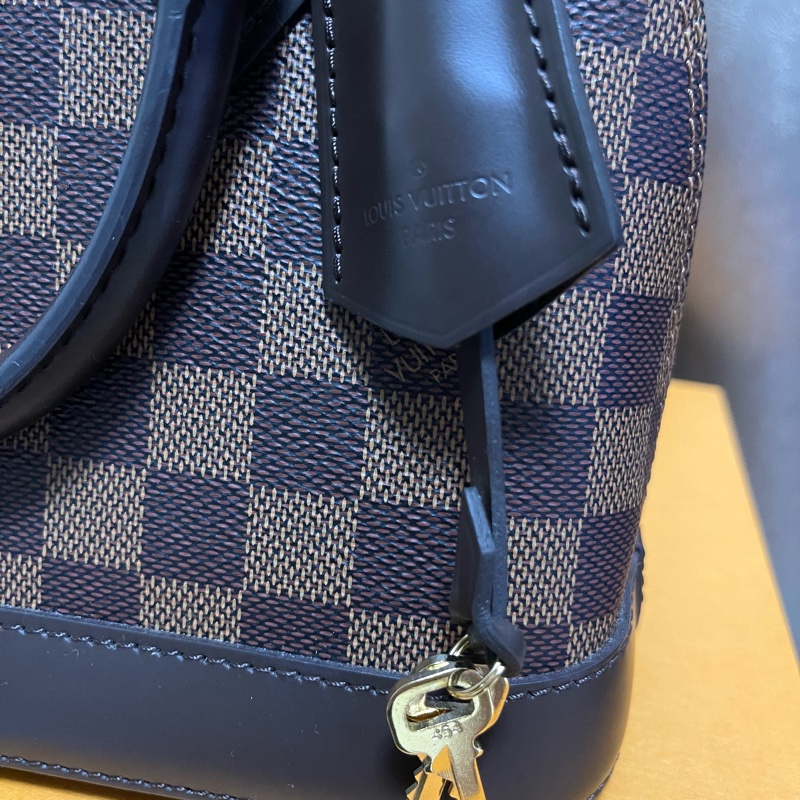 LV ALMA BB棋盤格 貝殼包-13