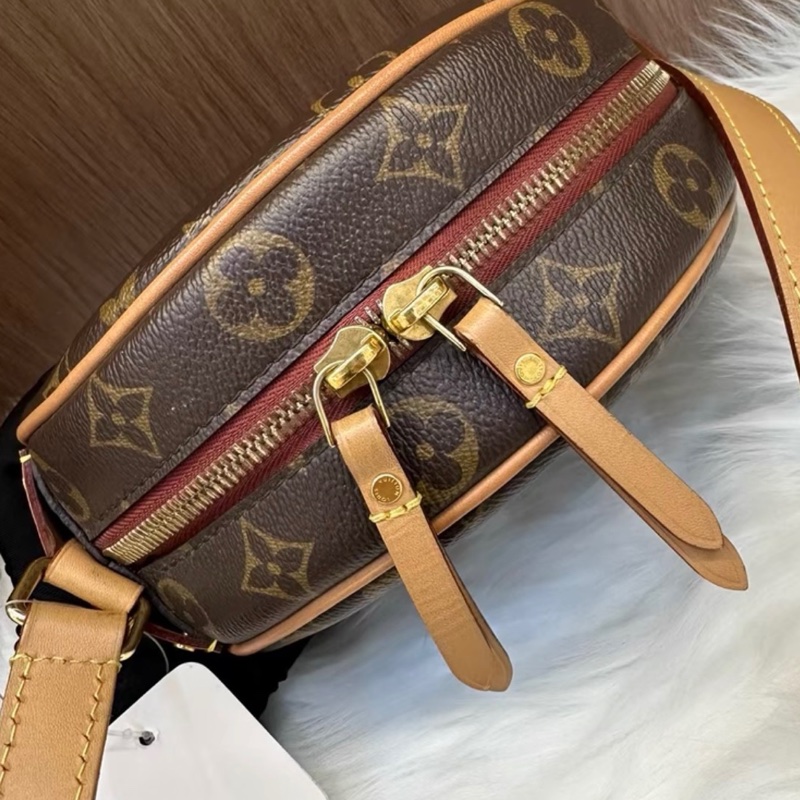 【97新 ✨ 全網最低價！】LV 老花 軟圓餅包 肩帶可調節 多種背法（下單前先詢問庫存❗️）-8