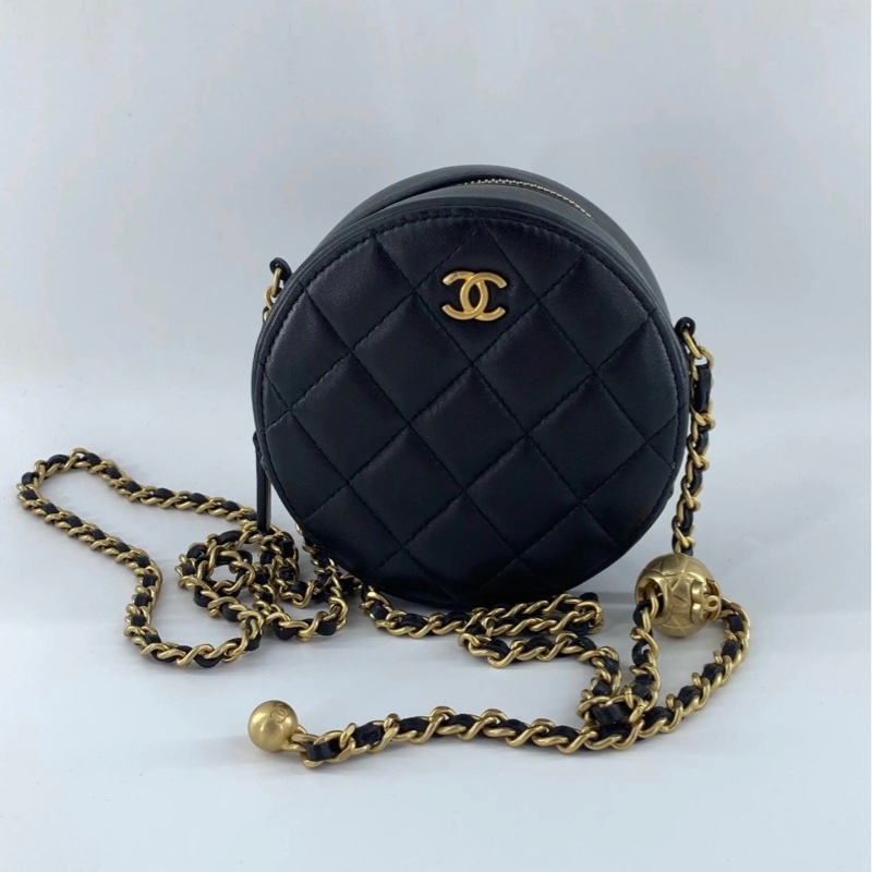 【96新 ✨ 全網最低價!】Chanel 黑金 金球圓餅包 羊皮 顯氣質 (下單前先詢問庫存❗️)-3