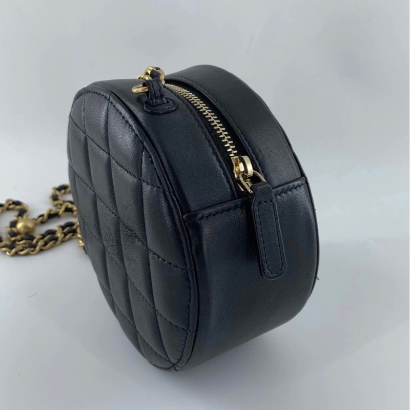 【96新 ✨ 全網最低價!】Chanel 黑金 金球圓餅包 羊皮 顯氣質 (下單前先詢問庫存❗️)-6