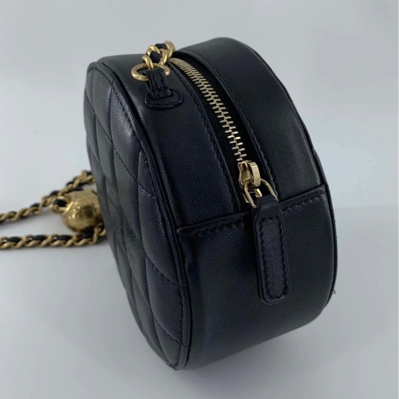 【96新 ✨ 全網最低價!】Chanel 黑金 金球圓餅包 羊皮 顯氣質 (下單前先詢問庫存❗️)-7