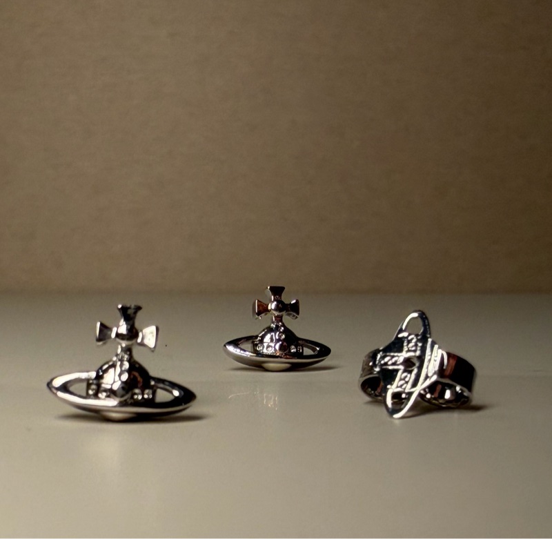 Vivienne Westwood🪐基本款 經典土星 日常耳環Lorelei （銀色）-4