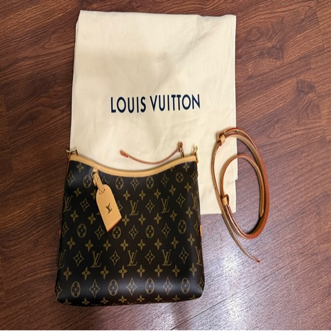 Louis Vuitton CarryAll East West M28101
