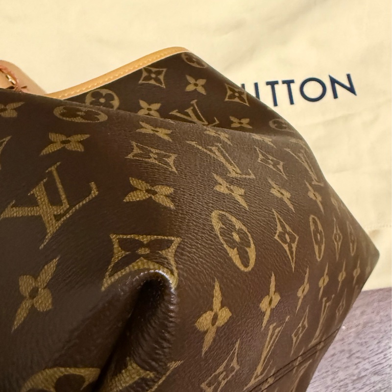 Louis Vuitton CarryAll East West M28101-6
