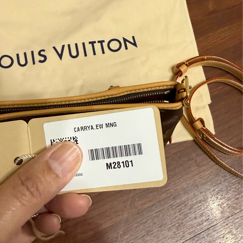 Louis Vuitton CarryAll East West M28101-9