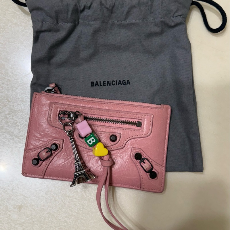 BALENCIAGA 巴黎世家 Le City 羊皮材質鐵塔吊飾卡片夾/零錢包(復古粉紅)-1