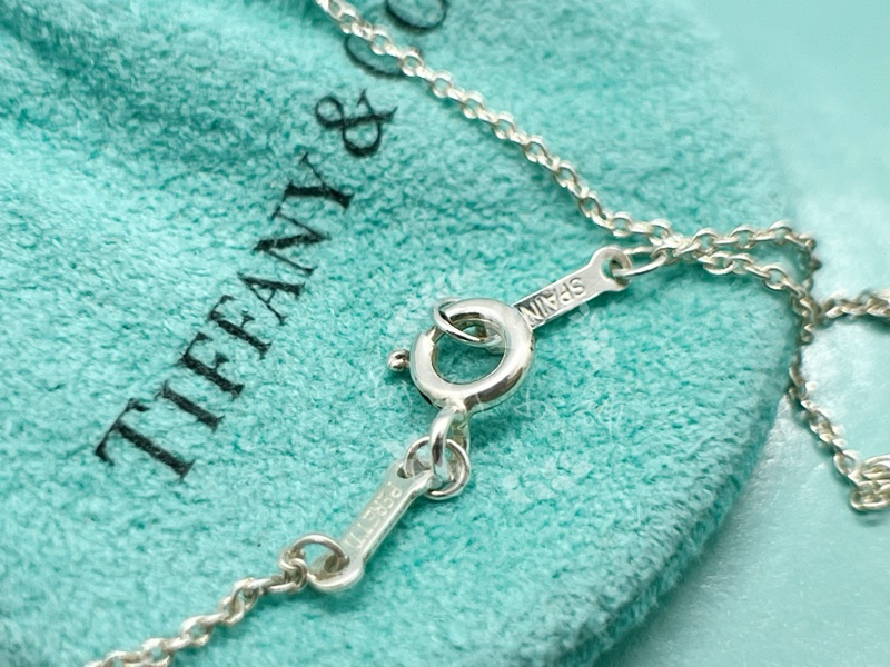 ~~趴趴小舖~~極新正品Tiffany &Co Carved Full Puff Heart項鍊2602231707-11