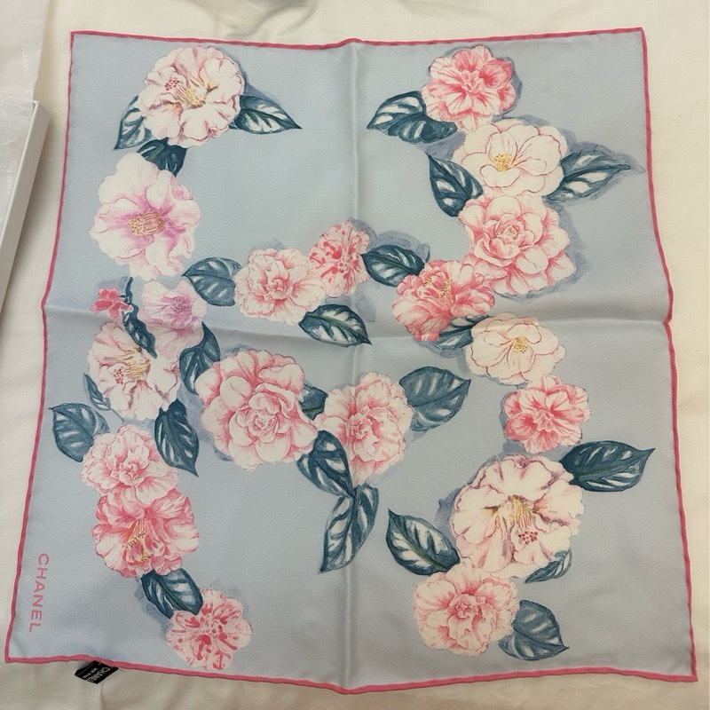 全新閒置 Chanel香奈兒LOGO山茶花絲巾-1