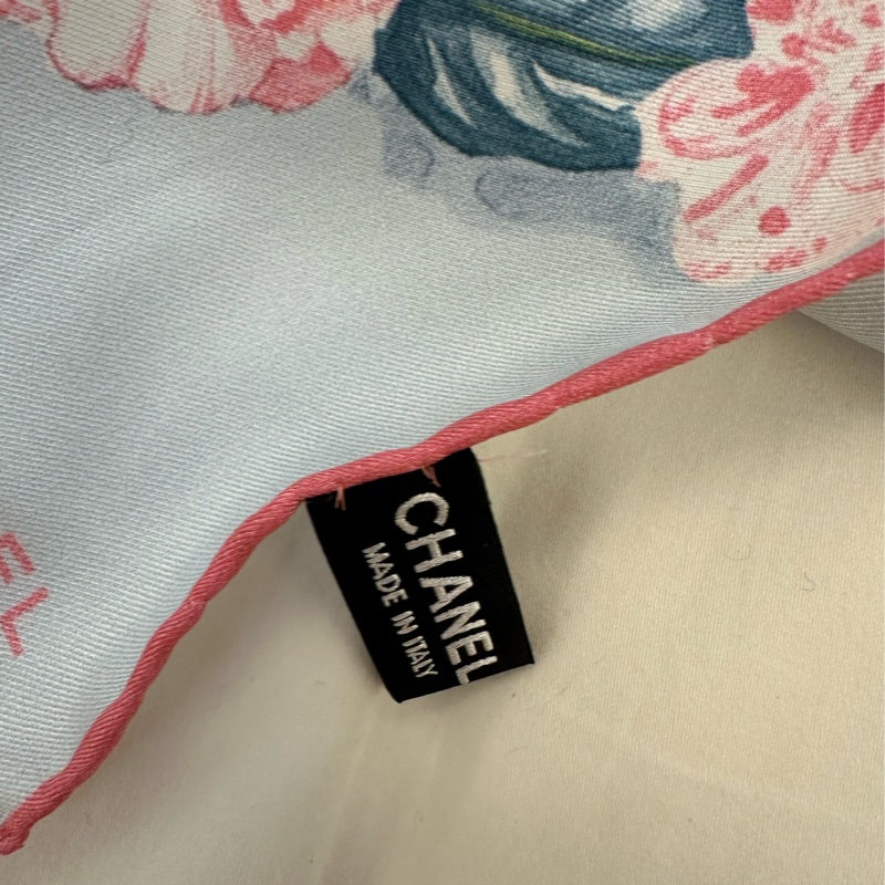 全新閒置 Chanel香奈兒LOGO山茶花絲巾-2