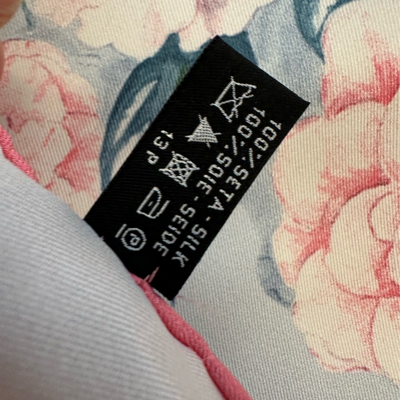 全新閒置 Chanel香奈兒LOGO山茶花絲巾-3