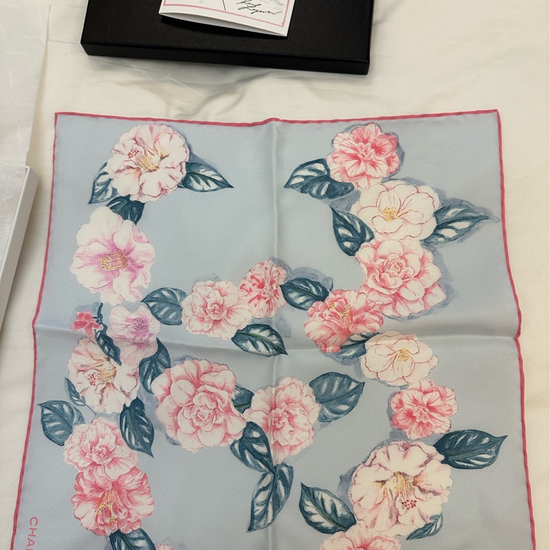 全新閒置 Chanel香奈兒LOGO山茶花絲巾-4