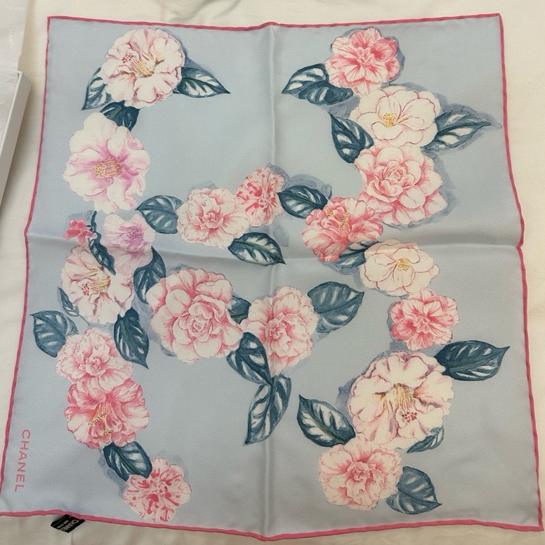 全新閒置 Chanel香奈兒LOGO山茶花絲巾-6