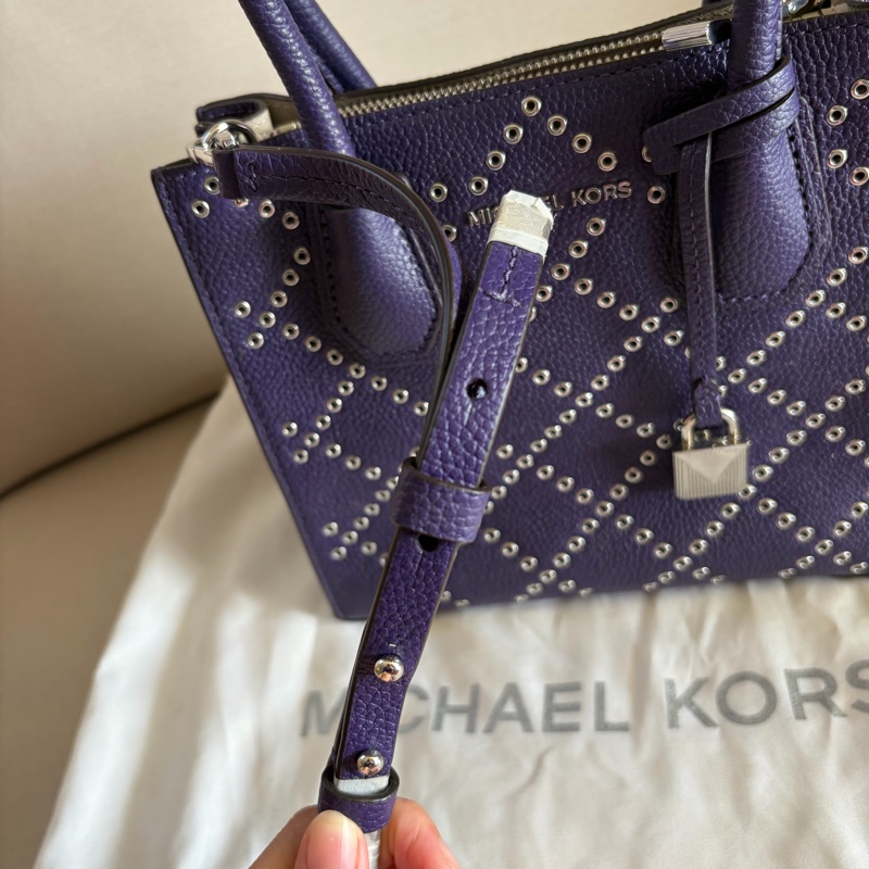 Michael Kors (MK) MK Mercer 圓形鉚釘菱格紋兩用小方包 (深紫色/銀鉚釘)附背帶-20