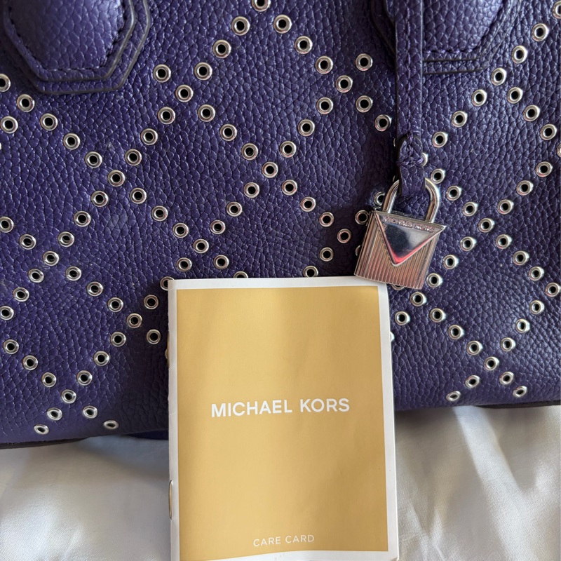 Michael Kors (MK) MK Mercer 圓形鉚釘菱格紋兩用小方包 (深紫色/銀鉚釘)附背帶-23