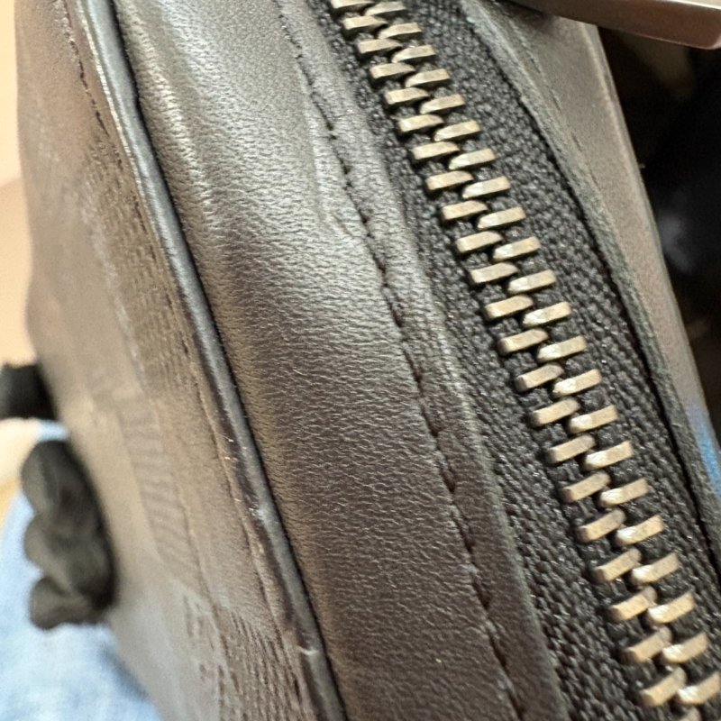 LV黑色棋盤格手提包-16