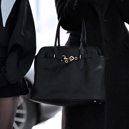 明星同款😎99新🆕MiuMiu繆繆Aventure黑色金扣羊皮大號托特包手提包👜-2